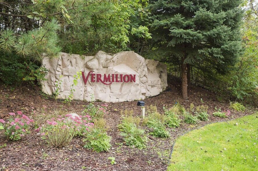 Building Photo - 3625 Vermilion Court North