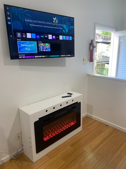 electric fireplace. - 3852 Camino de Solana