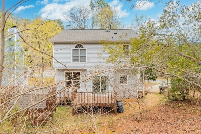 Building Photo - Available 6/9! Fabulous Home in Fantastic Location