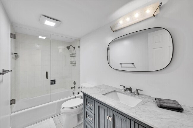 Building Photo - 5100 N Ocean Blvd