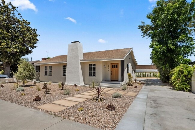 Building Photo - 4702 Kraft Ave