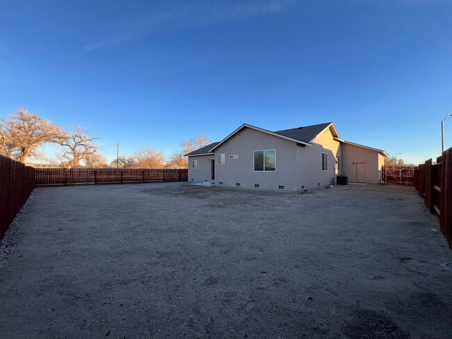 Building Photo - Beautiful 4 Bedroom Home in Fallon