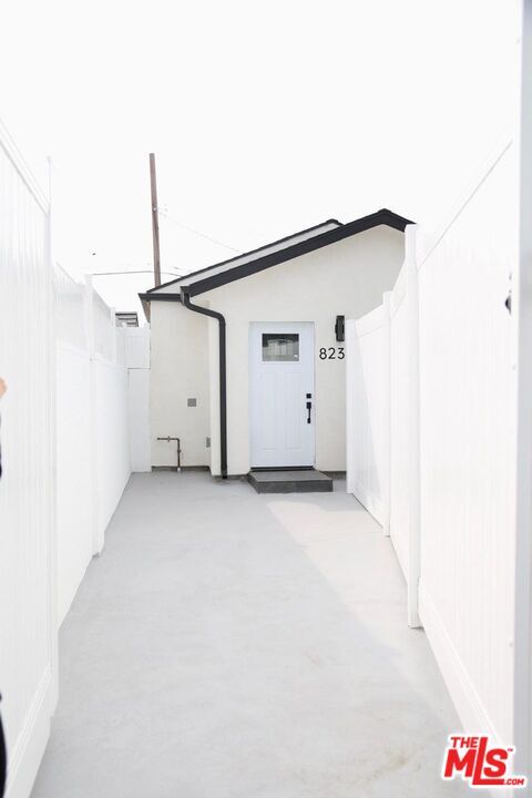 Building Photo - 8235 Alcove Ave