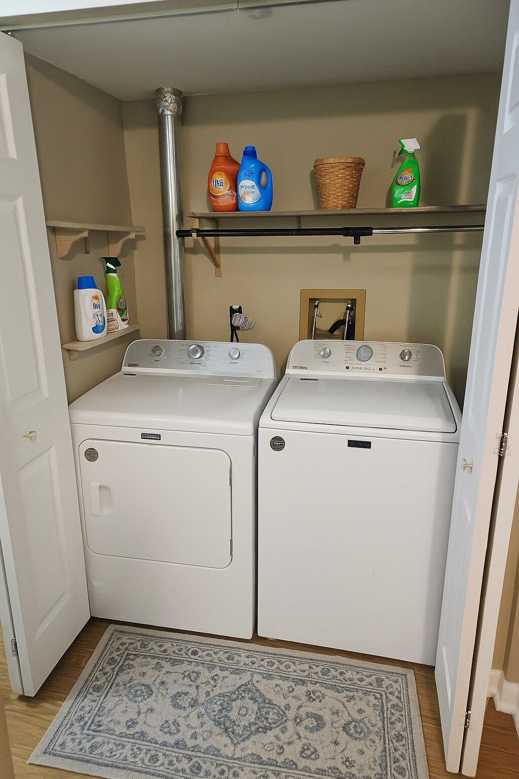 Building Photo - 332 Maplewood Dr