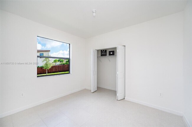 Building Photo - 11856 SW 241 Ter