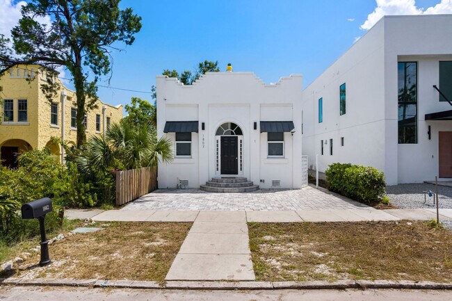 Building Photo - 1862 6th St