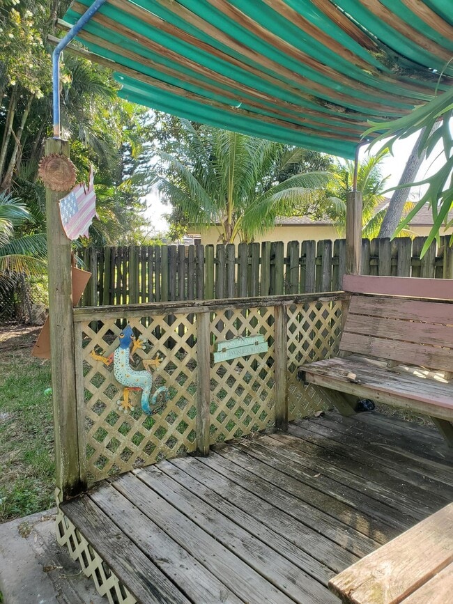 Building Photo - 4742 Hairland Dr