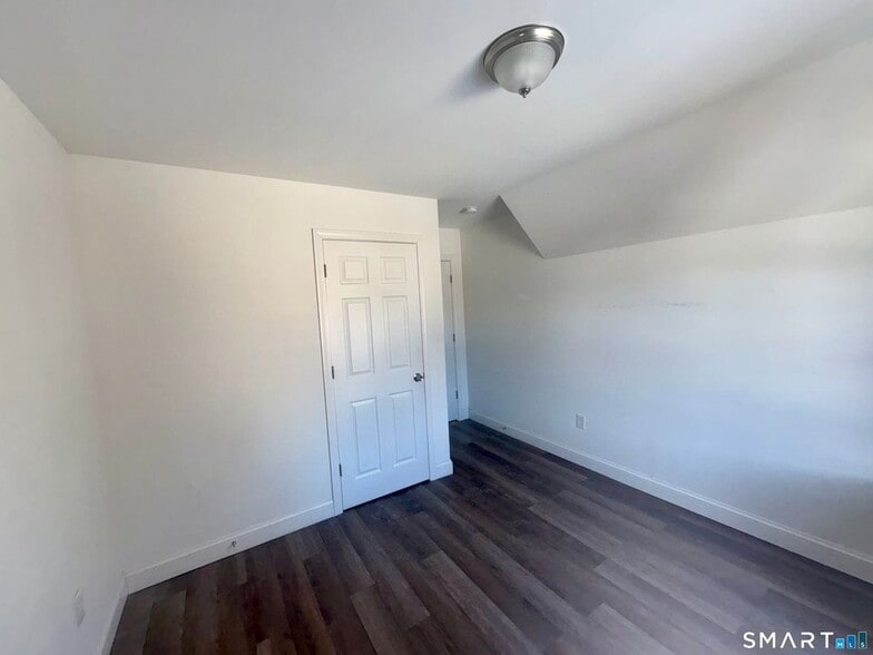 Building Photo - 22 Brewster St