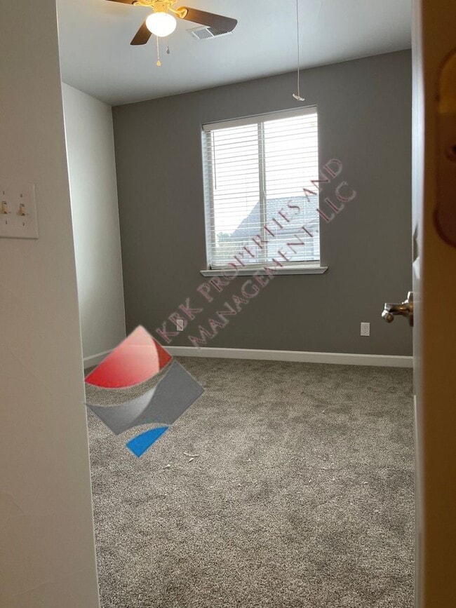 Building Photo - 1703 Ross Ave