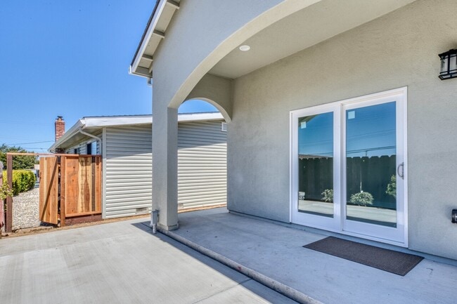 Building Photo - 3052 Eddy Cir