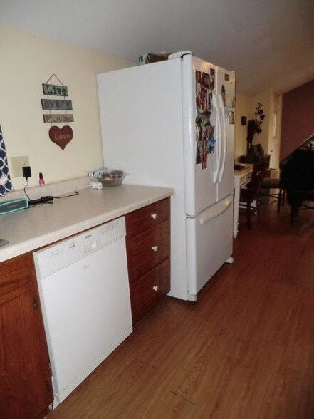 Building Photo - 1030 N Milwaukee Ave