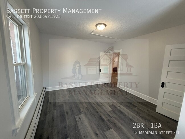 Building Photo - 13 Meridian St