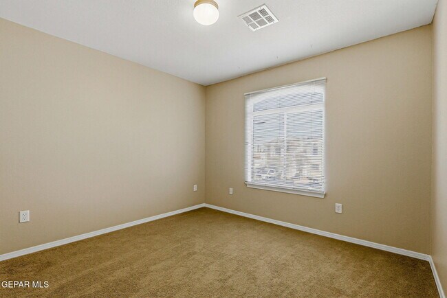 Building Photo - 3165 Sarina Cir