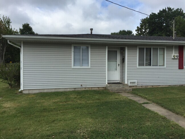 Primary Photo - 409 E Downing St