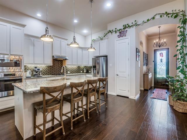 Building Photo - 915 Enchanted Wood Dr