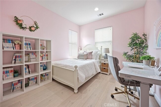 Building Photo - 210 Desert Bloom