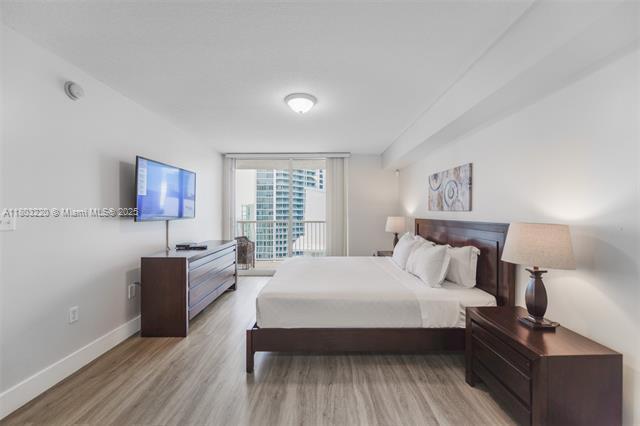 Building Photo - 1200 Brickell Bay Dr