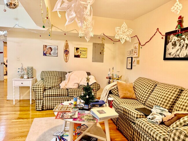 Building Photo - 1122 Commonwealth Ave