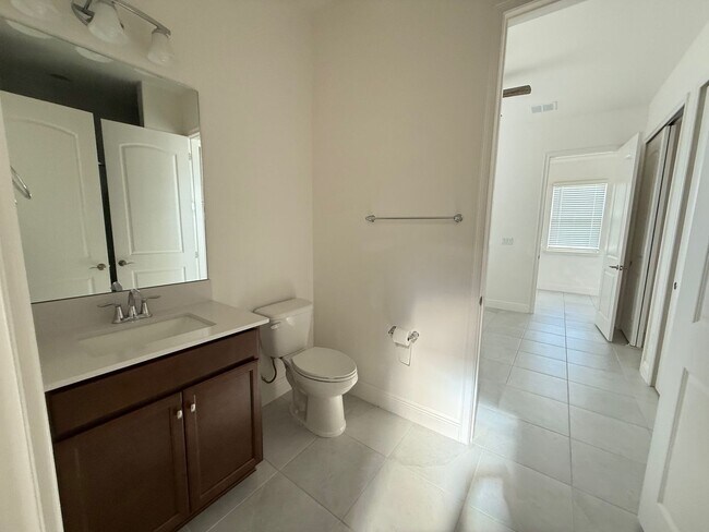 Building Photo - 5/4 spacious Saint Cloud Home