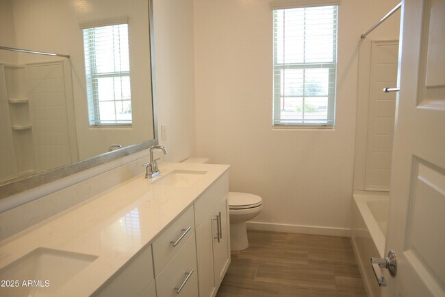 Building Photo - 4077 S Sabrina Dr
