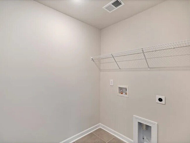 Building Photo - 640 Orsman Trl
