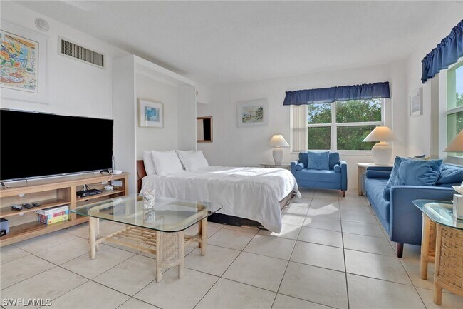 Building Photo - 220 Seaview Ct