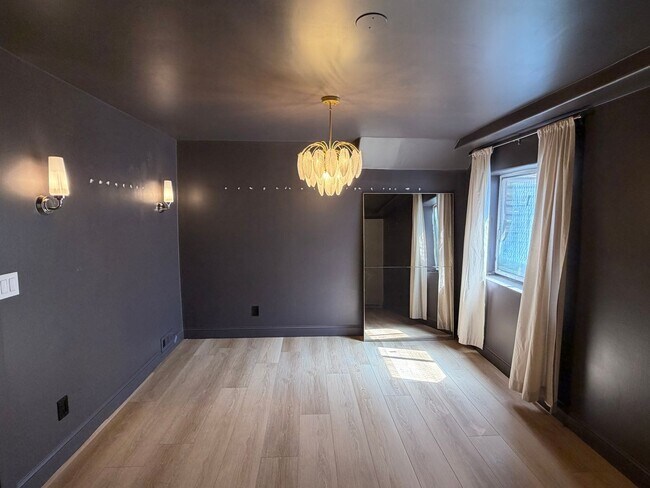 Building Photo - GORGEOUS SPACOUS HOMESTEAD!!!