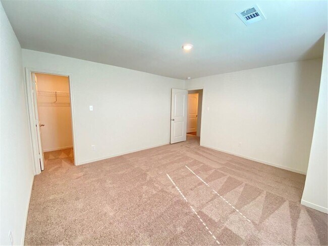 Building Photo - 116 Allington Cir