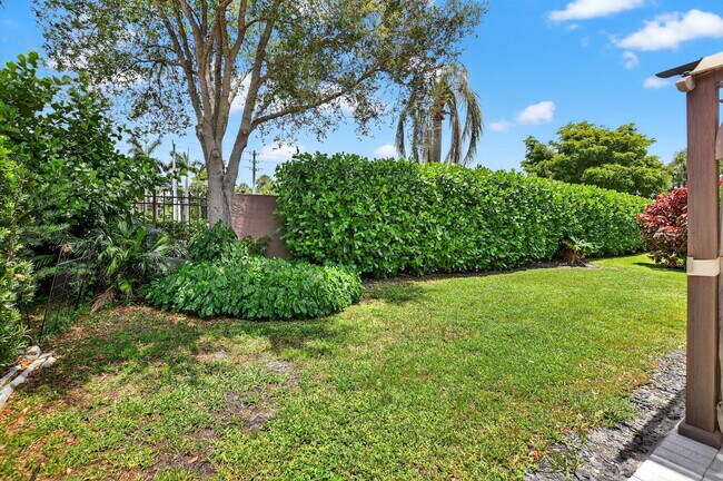 Building Photo - 6502 Brava Way
