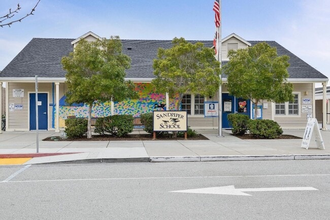 Building Photo - 142 Monaco Dr