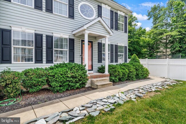 Building Photo - 523 Lincoln Dr