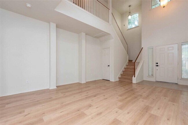 Building Photo - 10502 Wylie Dr