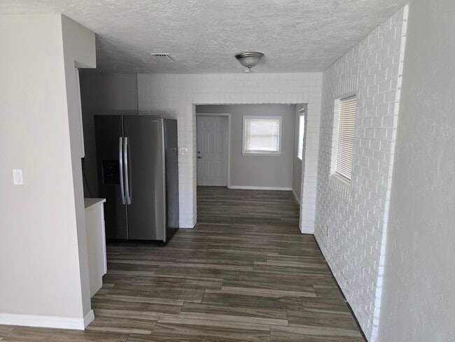 Building Photo - 1413 NW 19th Ct