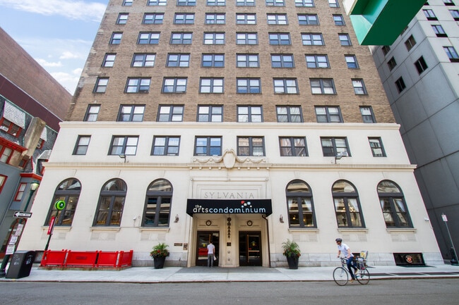 Building Photo - Arts Condominium [1324]