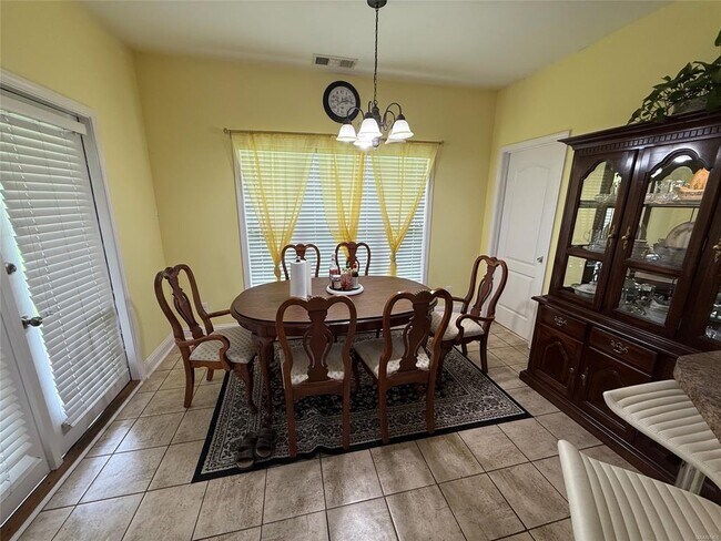 Building Photo - 9832 Helmsley Cir