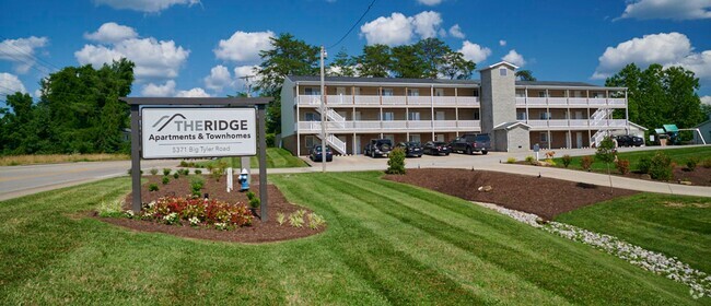 Building Photo - The Ridge Apartments & Townhomes