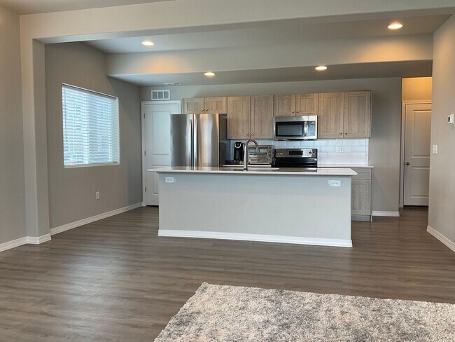 Building Photo - Beautiful Townhome in Townes At Woodmen Heights