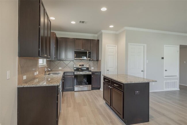 Building Photo - 767 Hoot Owl Ln S