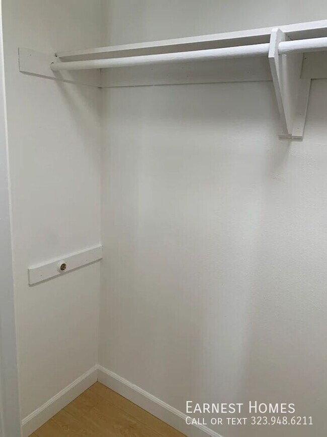 Building Photo - 5115 Kester Ave