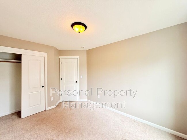 Building Photo - 13016 NE 28th Way