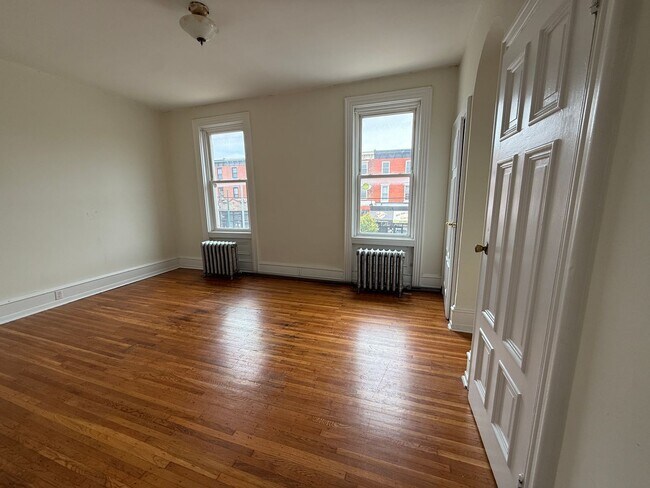 Building Photo - Newly Renovated Apartment in Brewerytown