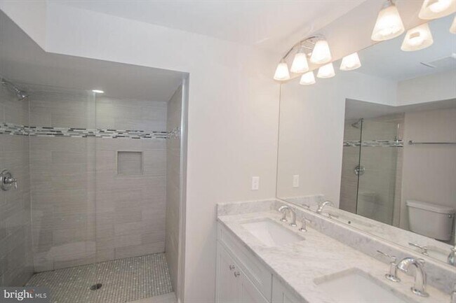 Building Photo - 39 U St NE