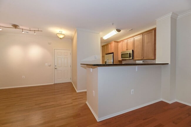 Building Photo - 1 Bed 1 Bath - North Bethesda Condo - 1 Reserved Parking Space
