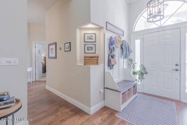 Building Photo - 4051 Richmond Park Dr E