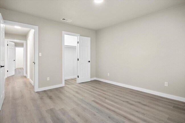 Building Photo - 502 Pin Tail Ln