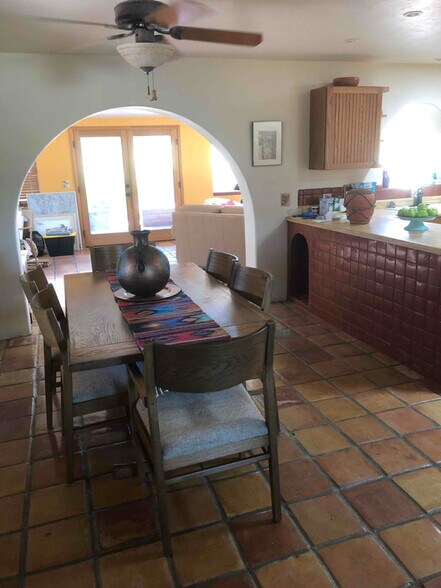Building Photo - 257 E Los Rincones
