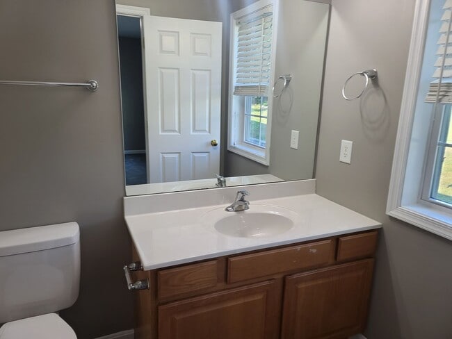 Building Photo - 3 Bedroom Townhouse for Rent in Waynesboro!