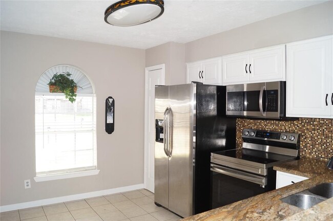 Building Photo - 1804 Flamingo Dr