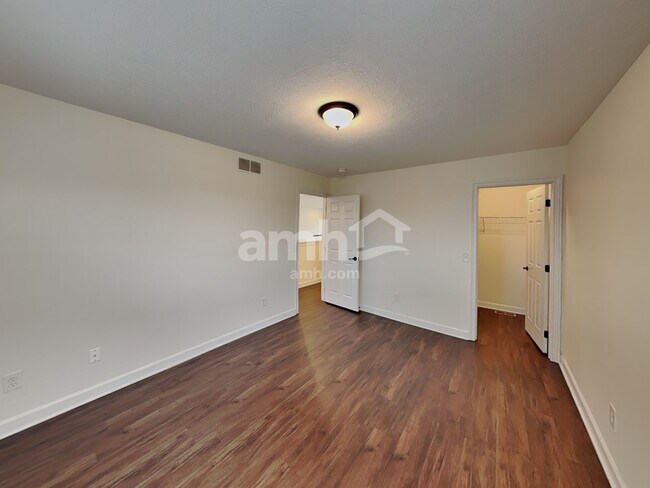 Building Photo - 1130 Mastell Dr