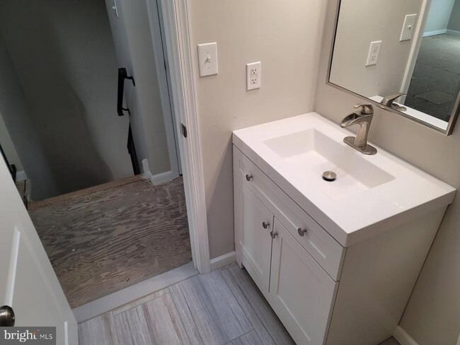 Building Photo - 22 Mimosa Ct